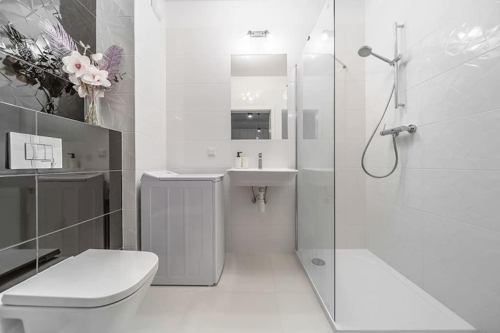 Urbannestgroup - Center - Sienna 65 *
