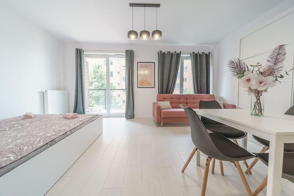 Urbannestgroup - Center - Sienna 65 Apartment Warsaw